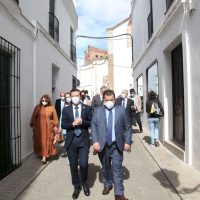 l teatro de Fuente del Maestre acogió hoy el acto institucional del Día de la Provincia de Badajoz
El cine-teatro Salón Modelo de Fuente del Maestre ha acogido hoy 26 de abril el acto institucional del Día de la Provincia con la entrega de las Medallas de Oro de 2020 y 2021. Los galardonados han coincidido en manifestar su orgullo por recibir esta distinción proveniente de su tierra. Unos premios, además, que como ha recordado el presidente provincial, Miguel Ángel Gallardo, sirven para "reforzar el municipalismo" y son reflejo "de lo que nace y crece en esta tierra".
Diputacion de Badajoz ,Fotografo Santiago Rodriguez Casado