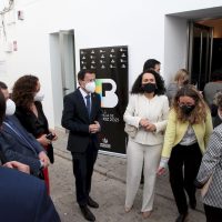 l teatro de Fuente del Maestre acogió hoy el acto institucional del Día de la Provincia de Badajoz
El cine-teatro Salón Modelo de Fuente del Maestre ha acogido hoy 26 de abril el acto institucional del Día de la Provincia con la entrega de las Medallas de Oro de 2020 y 2021. Los galardonados han coincidido en manifestar su orgullo por recibir esta distinción proveniente de su tierra. Unos premios, además, que como ha recordado el presidente provincial, Miguel Ángel Gallardo, sirven para "reforzar el municipalismo" y son reflejo "de lo que nace y crece en esta tierra".
Diputacion de Badajoz ,Fotografo Santiago Rodriguez Casado