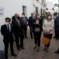 l teatro de Fuente del Maestre acogió hoy el acto institucional del Día de la Provincia de Badajoz
El cine-teatro Salón Modelo de Fuente del Maestre ha acogido hoy 26 de abril el acto institucional del Día de la Provincia con la entrega de las Medallas de Oro de 2020 y 2021. Los galardonados han coincidido en manifestar su orgullo por recibir esta distinción proveniente de su tierra. Unos premios, además, que como ha recordado el presidente provincial, Miguel Ángel Gallardo, sirven para "reforzar el municipalismo" y son reflejo "de lo que nace y crece en esta tierra".
Diputacion de Badajoz ,Fotografo Santiago Rodriguez Casado