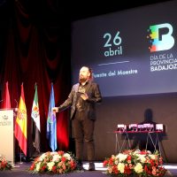 l teatro de Fuente del Maestre acogió hoy el acto institucional del Día de la Provincia de Badajoz
El cine-teatro Salón Modelo de Fuente del Maestre ha acogido hoy 26 de abril el acto institucional del Día de la Provincia con la entrega de las Medallas de Oro de 2020 y 2021. Los galardonados han coincidido en manifestar su orgullo por recibir esta distinción proveniente de su tierra. Unos premios, además, que como ha recordado el presidente provincial, Miguel Ángel Gallardo, sirven para "reforzar el municipalismo" y son reflejo "de lo que nace y crece en esta tierra".
Diputacion de Badajoz ,Fotografo Santiago Rodriguez Casado