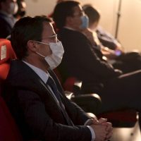 l teatro de Fuente del Maestre acogió hoy el acto institucional del Día de la Provincia de Badajoz
El cine-teatro Salón Modelo de Fuente del Maestre ha acogido hoy 26 de abril el acto institucional del Día de la Provincia con la entrega de las Medallas de Oro de 2020 y 2021. Los galardonados han coincidido en manifestar su orgullo por recibir esta distinción proveniente de su tierra. Unos premios, además, que como ha recordado el presidente provincial, Miguel Ángel Gallardo, sirven para "reforzar el municipalismo" y son reflejo "de lo que nace y crece en esta tierra".
Diputacion de Badajoz ,Fotografo Santiago Rodriguez Casado