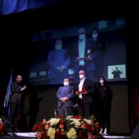 l teatro de Fuente del Maestre acogió hoy el acto institucional del Día de la Provincia de Badajoz
El cine-teatro Salón Modelo de Fuente del Maestre ha acogido hoy 26 de abril el acto institucional del Día de la Provincia con la entrega de las Medallas de Oro de 2020 y 2021. Los galardonados han coincidido en manifestar su orgullo por recibir esta distinción proveniente de su tierra. Unos premios, además, que como ha recordado el presidente provincial, Miguel Ángel Gallardo, sirven para "reforzar el municipalismo" y son reflejo "de lo que nace y crece en esta tierra".
Diputacion de Badajoz ,Fotografo Santiago Rodriguez Casado