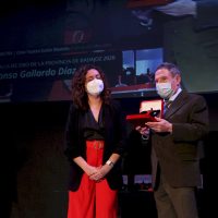 l teatro de Fuente del Maestre acogió hoy el acto institucional del Día de la Provincia de Badajoz
El cine-teatro Salón Modelo de Fuente del Maestre ha acogido hoy 26 de abril el acto institucional del Día de la Provincia con la entrega de las Medallas de Oro de 2020 y 2021. Los galardonados han coincidido en manifestar su orgullo por recibir esta distinción proveniente de su tierra. Unos premios, además, que como ha recordado el presidente provincial, Miguel Ángel Gallardo, sirven para "reforzar el municipalismo" y son reflejo "de lo que nace y crece en esta tierra".
Diputacion de Badajoz ,Fotografo Santiago Rodriguez Casado