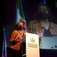 l teatro de Fuente del Maestre acogió hoy el acto institucional del Día de la Provincia de Badajoz
El cine-teatro Salón Modelo de Fuente del Maestre ha acogido hoy 26 de abril el acto institucional del Día de la Provincia con la entrega de las Medallas de Oro de 2020 y 2021. Los galardonados han coincidido en manifestar su orgullo por recibir esta distinción proveniente de su tierra. Unos premios, además, que como ha recordado el presidente provincial, Miguel Ángel Gallardo, sirven para "reforzar el municipalismo" y son reflejo "de lo que nace y crece en esta tierra".
Diputacion de Badajoz ,Fotografo Santiago Rodriguez Casado