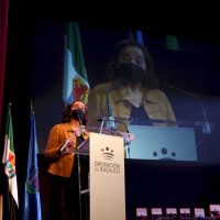 l teatro de Fuente del Maestre acogió hoy el acto institucional del Día de la Provincia de Badajoz
El cine-teatro Salón Modelo de Fuente del Maestre ha acogido hoy 26 de abril el acto institucional del Día de la Provincia con la entrega de las Medallas de Oro de 2020 y 2021. Los galardonados han coincidido en manifestar su orgullo por recibir esta distinción proveniente de su tierra. Unos premios, además, que como ha recordado el presidente provincial, Miguel Ángel Gallardo, sirven para "reforzar el municipalismo" y son reflejo "de lo que nace y crece en esta tierra".
Diputacion de Badajoz ,Fotografo Santiago Rodriguez Casado