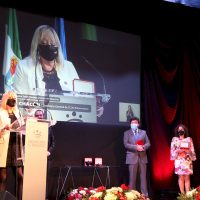 l teatro de Fuente del Maestre acogió hoy el acto institucional del Día de la Provincia de Badajoz
El cine-teatro Salón Modelo de Fuente del Maestre ha acogido hoy 26 de abril el acto institucional del Día de la Provincia con la entrega de las Medallas de Oro de 2020 y 2021. Los galardonados han coincidido en manifestar su orgullo por recibir esta distinción proveniente de su tierra. Unos premios, además, que como ha recordado el presidente provincial, Miguel Ángel Gallardo, sirven para "reforzar el municipalismo" y son reflejo "de lo que nace y crece en esta tierra".
Diputacion de Badajoz ,Fotografo Santiago Rodriguez Casado