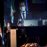 l teatro de Fuente del Maestre acogió hoy el acto institucional del Día de la Provincia de Badajoz
El cine-teatro Salón Modelo de Fuente del Maestre ha acogido hoy 26 de abril el acto institucional del Día de la Provincia con la entrega de las Medallas de Oro de 2020 y 2021. Los galardonados han coincidido en manifestar su orgullo por recibir esta distinción proveniente de su tierra. Unos premios, además, que como ha recordado el presidente provincial, Miguel Ángel Gallardo, sirven para "reforzar el municipalismo" y son reflejo "de lo que nace y crece en esta tierra".
Diputacion de Badajoz ,Fotografo Santiago Rodriguez Casado