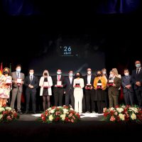 l teatro de Fuente del Maestre acogió hoy el acto institucional del Día de la Provincia de Badajoz
El cine-teatro Salón Modelo de Fuente del Maestre ha acogido hoy 26 de abril el acto institucional del Día de la Provincia con la entrega de las Medallas de Oro de 2020 y 2021. Los galardonados han coincidido en manifestar su orgullo por recibir esta distinción proveniente de su tierra. Unos premios, además, que como ha recordado el presidente provincial, Miguel Ángel Gallardo, sirven para "reforzar el municipalismo" y son reflejo "de lo que nace y crece en esta tierra".
Diputacion de Badajoz ,Fotografo Santiago Rodriguez Casado